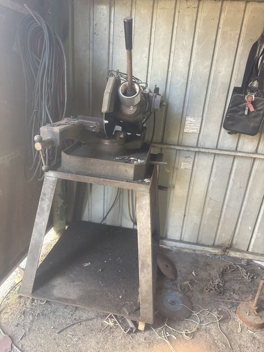 Maquina de cortar ferro