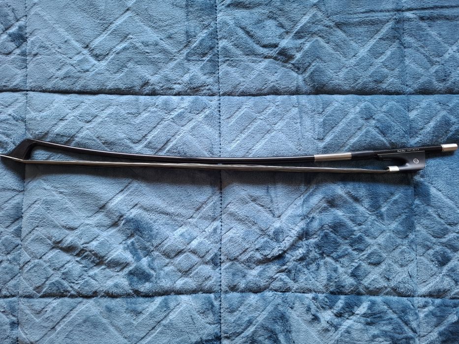 Arco francês para contrabaixo