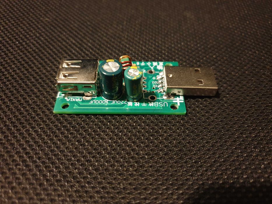 Filtr przeciwzakłóceniowy USB Eliminator brumienia z zasilania