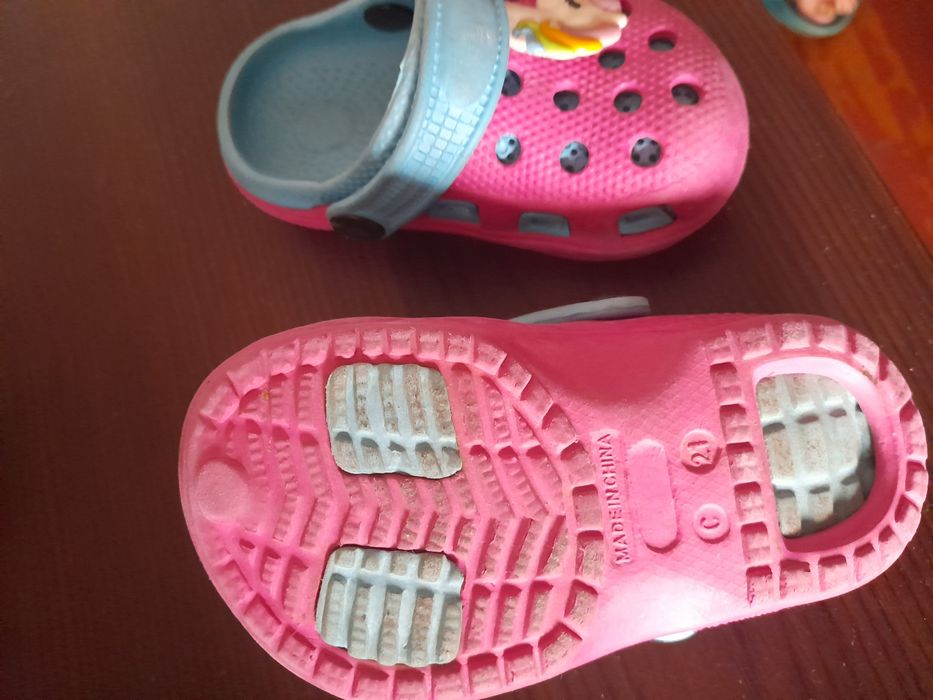 Дитячі речі,взуття.