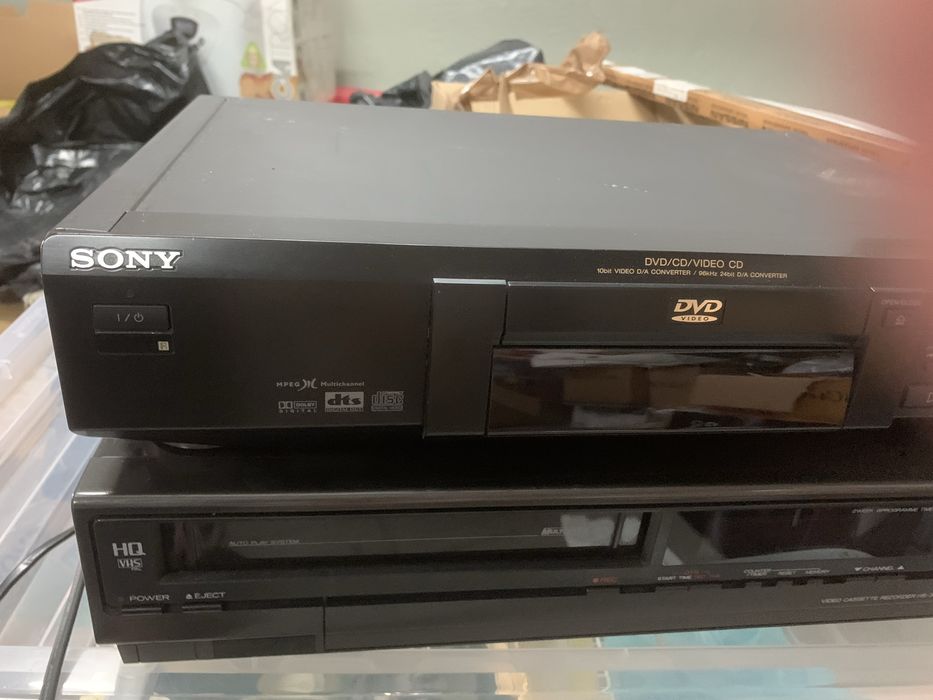 Leitor de cassaetes Sony+ leitor de CD usado em bom estado a funcionar
