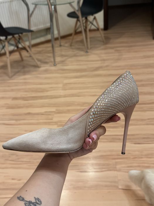 Туфли Attizzare бежевые