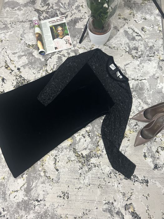 Чорне плаття в гарному стані.