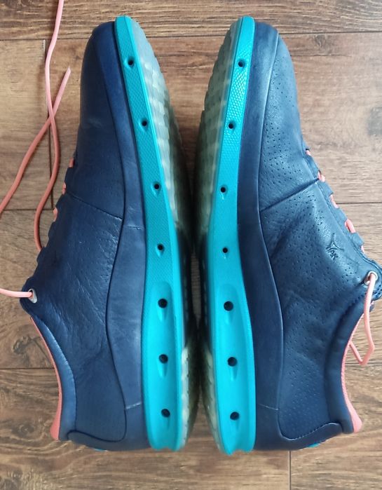 Оригінальні жіночі кросівки Ecco .