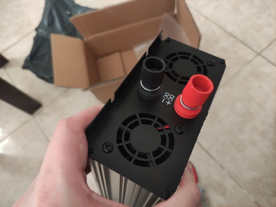 В наличии, Очень мощный инвертор 4500w, чистый синус, есть экран и ват