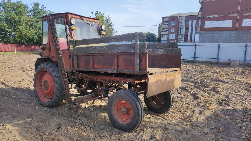 Трактор Т-16, в робочому стані