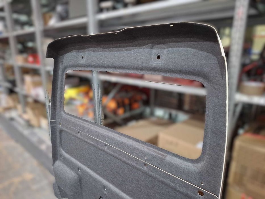 Tapicerka ściany tylnej kabiny grodziowej renault master 2025