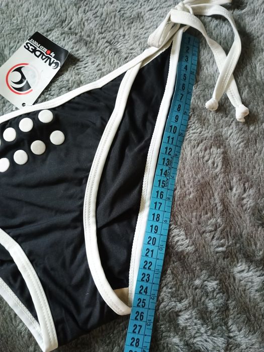 Dół od bikini Klasyczna czerń z bielą