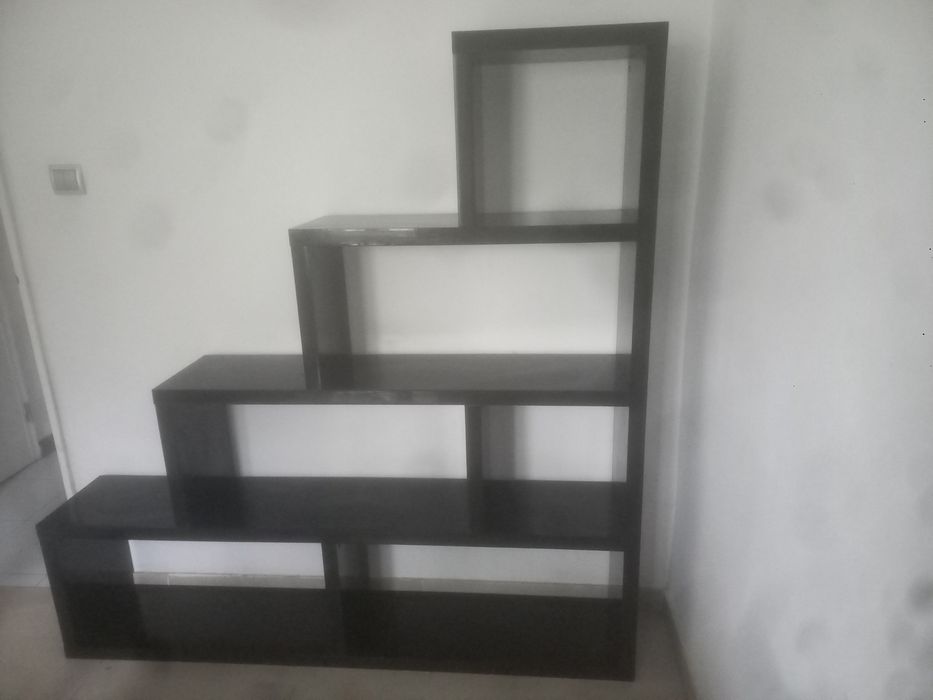 Móvel preto para sala