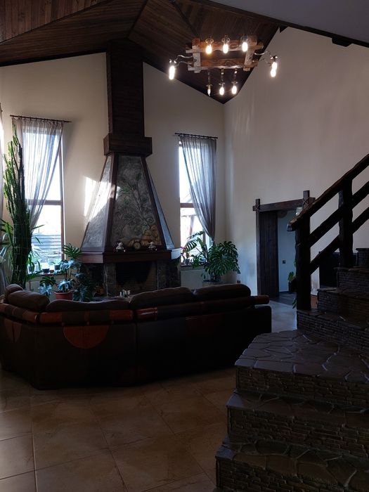 Продам современный 2х этажный дом с отличным ремонтом