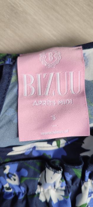 Sukienka marki Bizuu