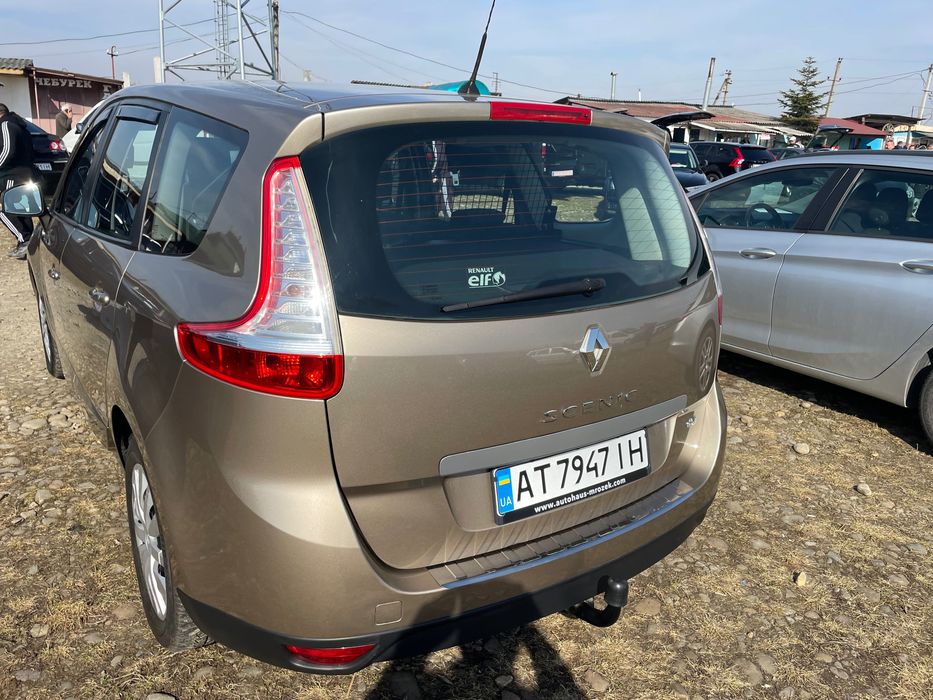 Рено грант сценік