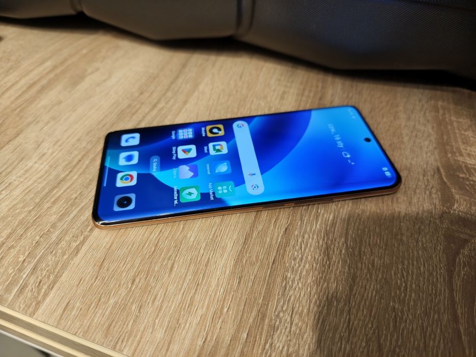 Realme 11 pro plus + 12/512GB Prywatnie, jak nowy, komplet, Wałbrzych