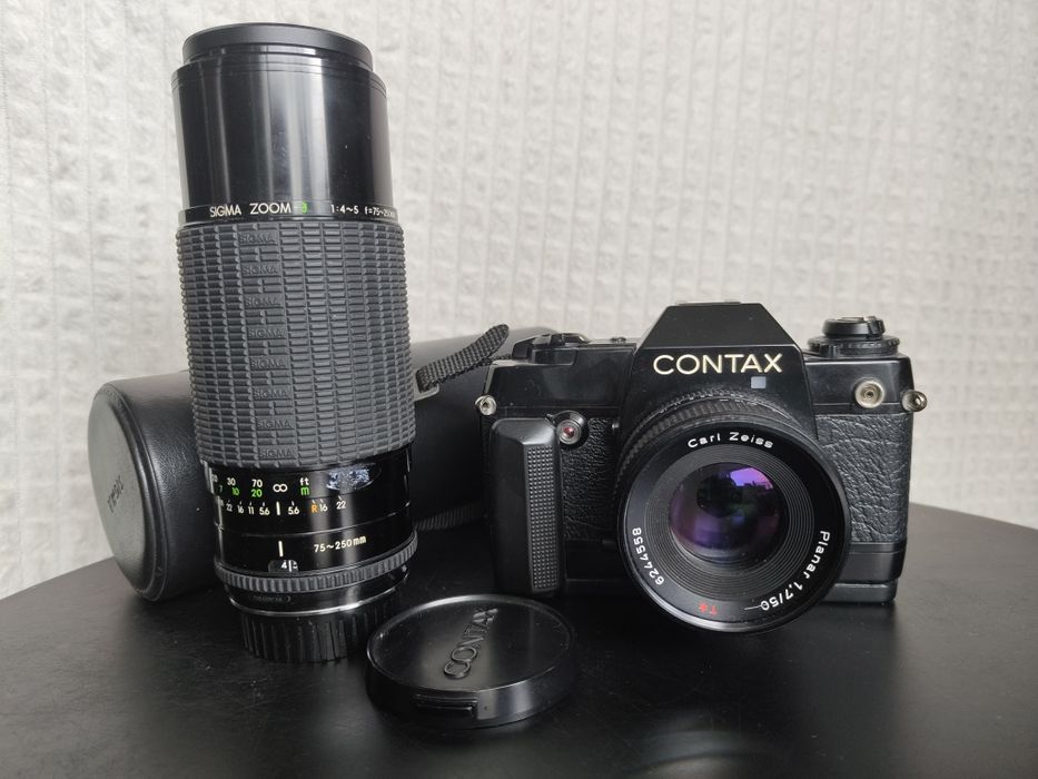 Contax 137 MD + Zeiss planar 50/1.7 Sigma 75-250/4-5