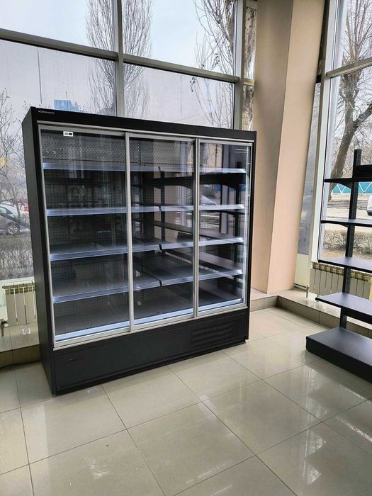 Торгові стелажі. Каса. Гачки. Торгове обладнання в магазин. Вітрини
