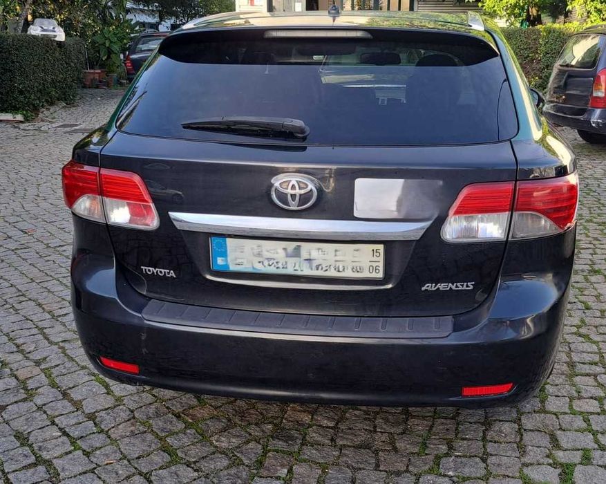 Toyota Avensis T27 Carrinha 2.0 D-4D (ADT270_) 124 cv Diesel