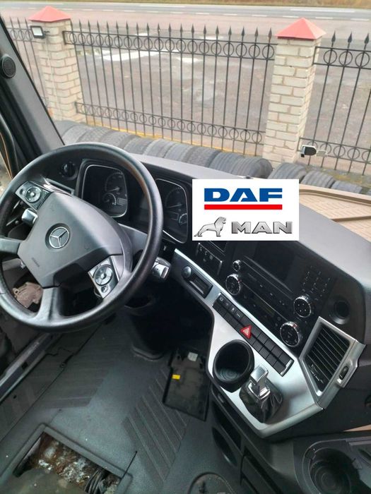 панель приборв Mercedes-Benz та запчастини