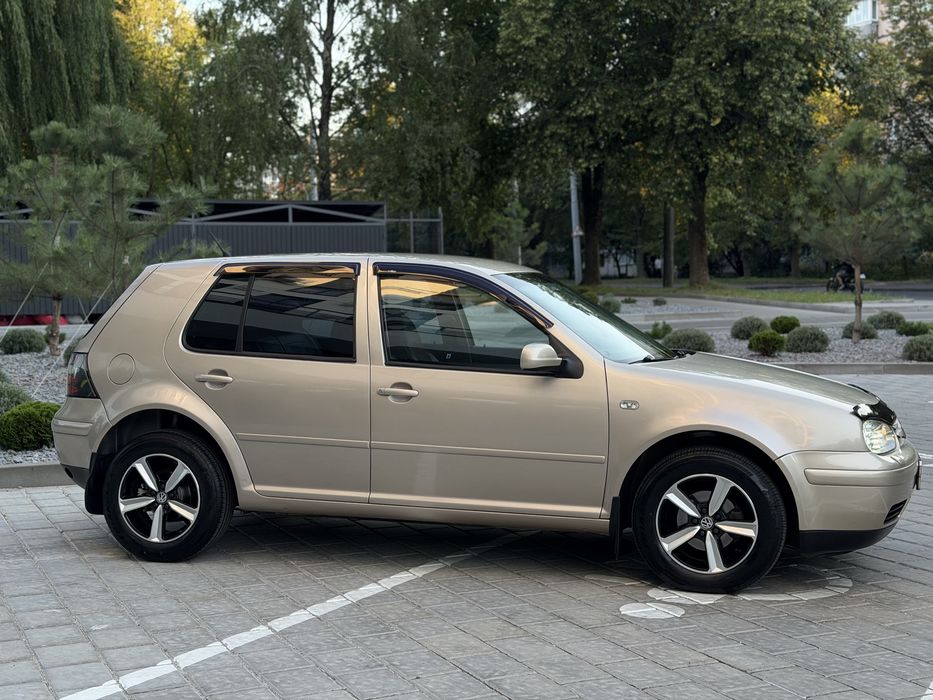 Продам Volkswagen Golf АВТОМАТ