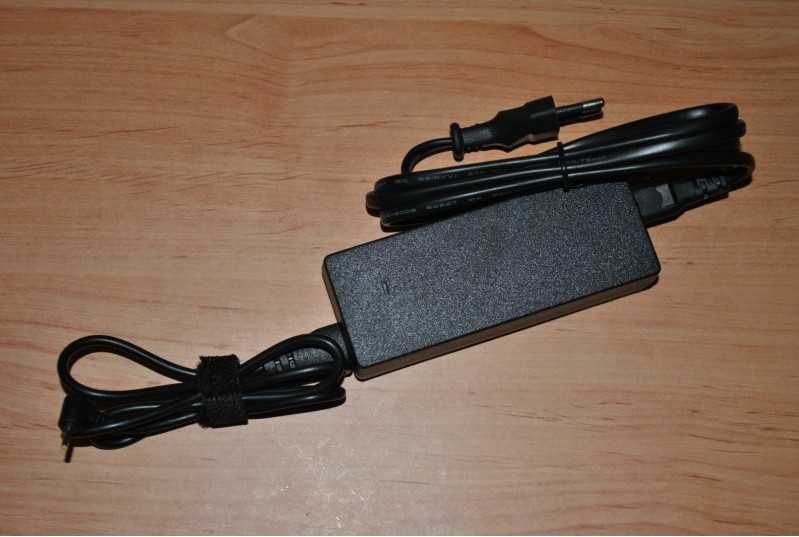 Carregador Asus EEE PC R011PX + Cabo