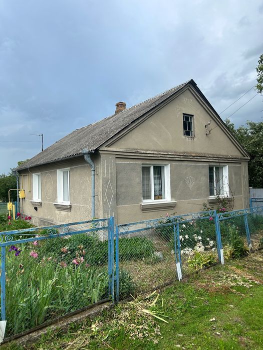 Продається житловий будинок у с. Звиняче