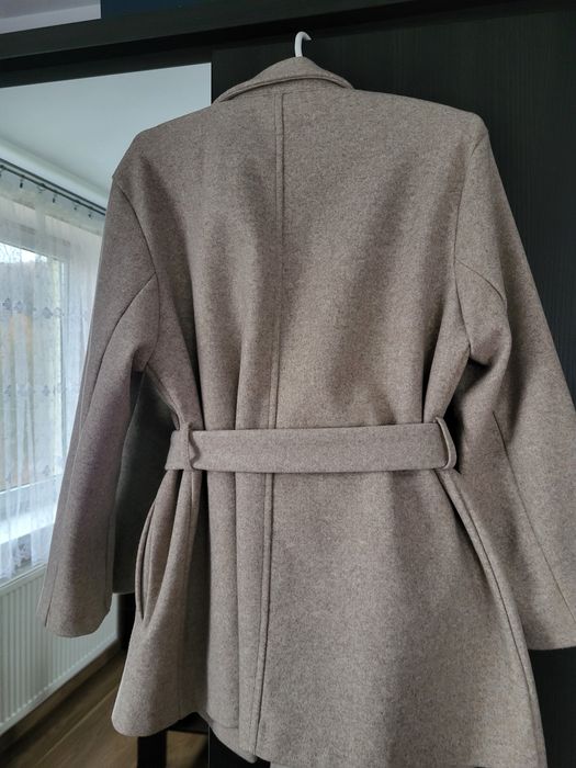 Sprzedam krótki płaszczyk