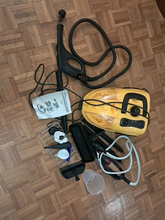 80 € Vendo máquina de vapor , aspirador, caldeira, ferro e vários utensílios, tudo na mesma máquina