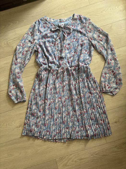 Sukienka w kwiatki Cropp L