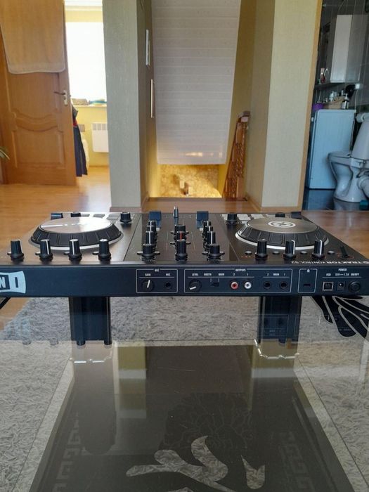 Dj midi контроллер Native Instruments Traktor Kontrol S2 MK2