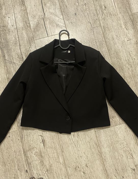 Женский укороченый пиджак