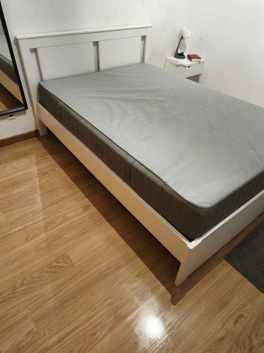 Vendo cama e colchão 140 por 200