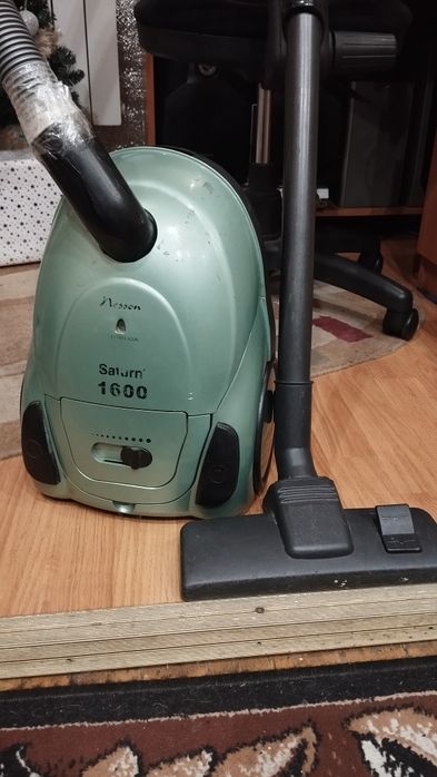 Пылесос Saturn 1600