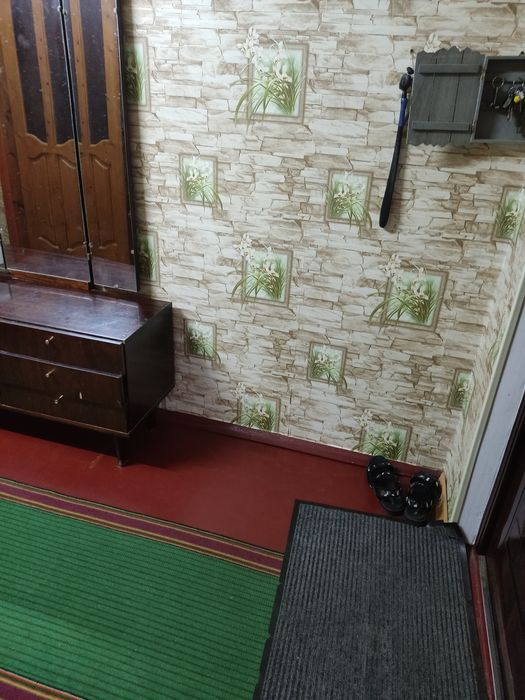 Здається кімната в трикімнатній квартирі