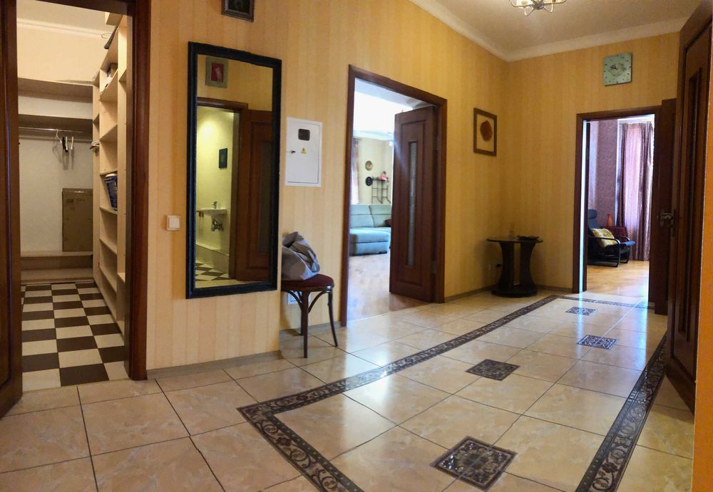 Продам дешево 120м ремонт мебель ЖК Чайка Лобановского метро 10мин