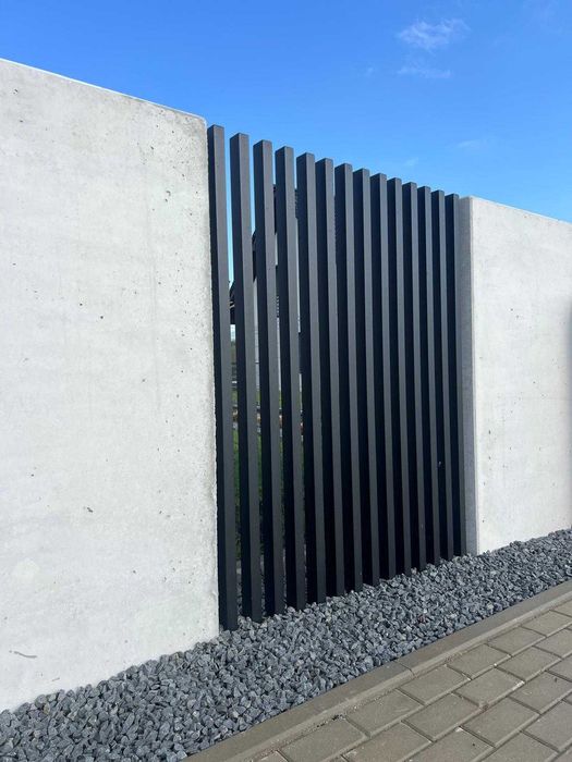 ogrodzenie grzebieniowe aluminiowe pionowe poziome mur betonowy L