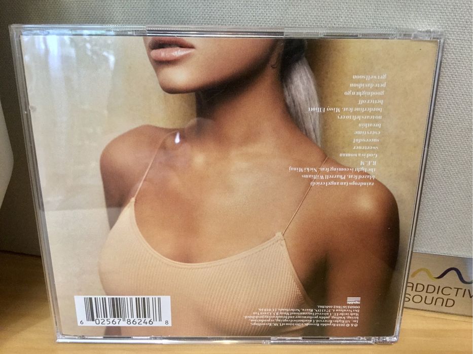 Ariana Grande Sweetener CD
