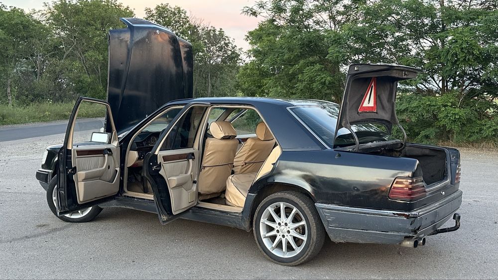Mercedes-Benz E-Class W124