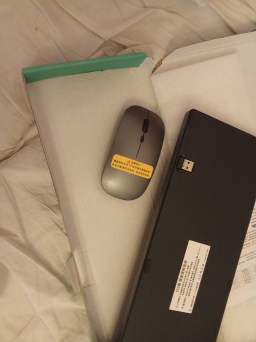 Mini PC lenovo + rato e teclado sem fios + monitor