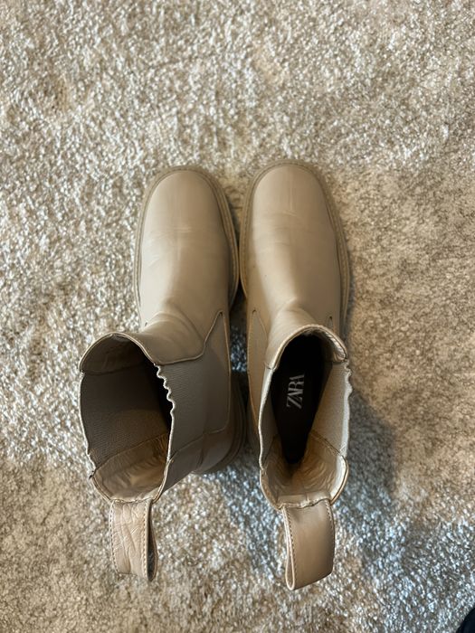 Bota em pele bege 39