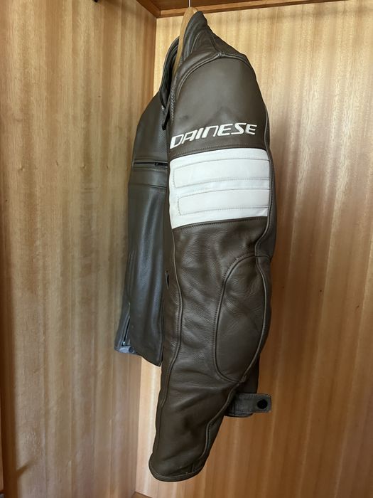 Casaco Dainese estilo retro