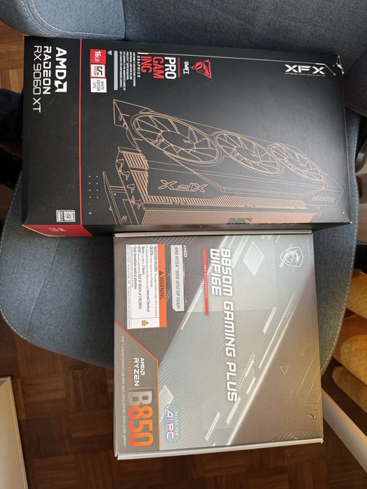 Pc Gaming RYZEN 5 9600 RX9060XT 32GB RAM 2.5TB ROM