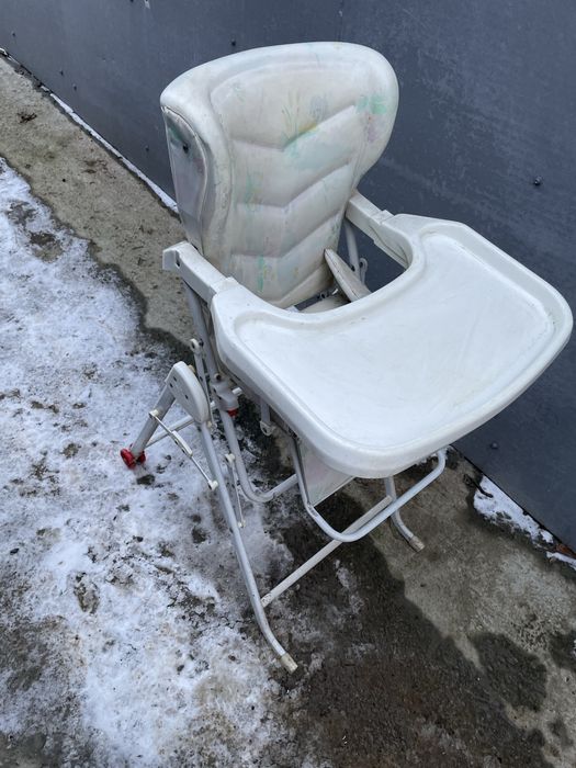 Стільчик для годування