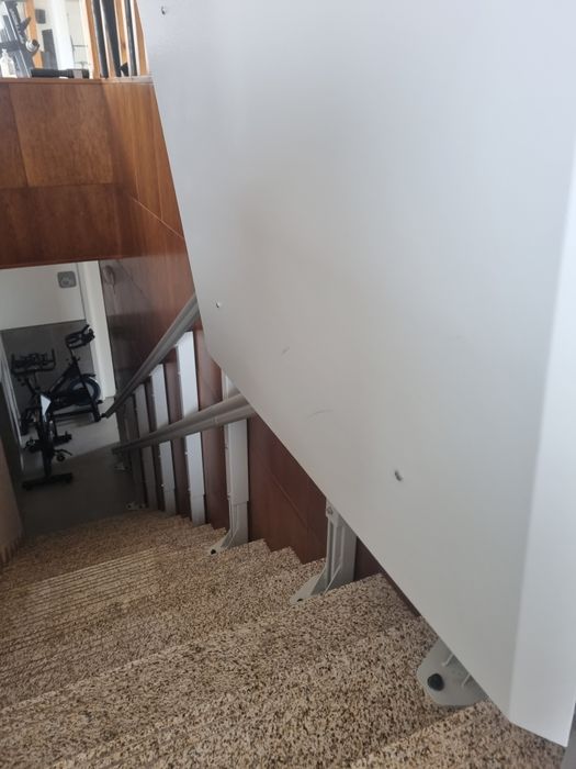 Plataforma elevatória reta (stannah)