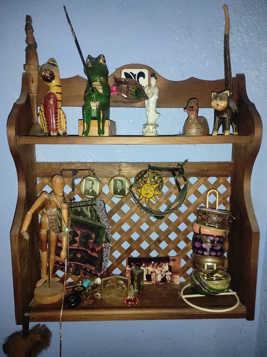 Movel em madeira antigo pra chaves