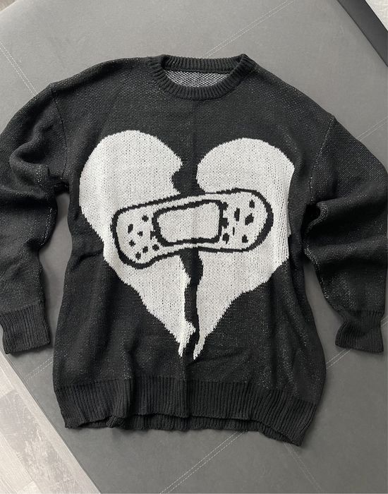 Светр розбите серце