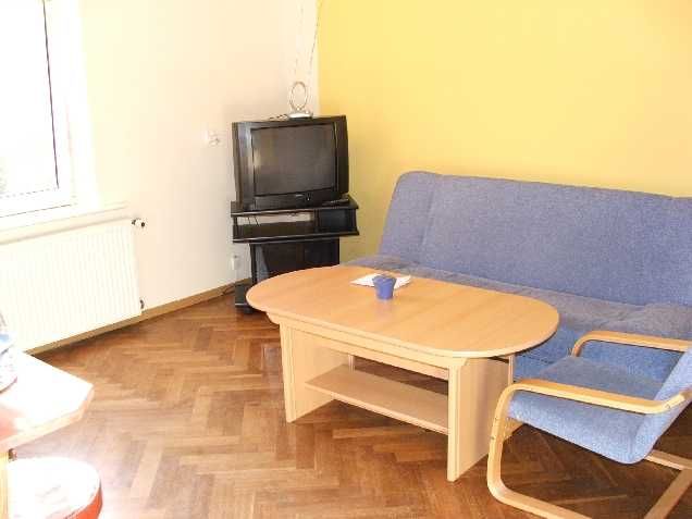 kawalerka na wynajem z internetem, miejscem parkingowym na posesji. Niski czynsz do administracji - Widok 2