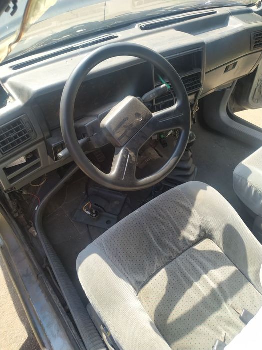 Запчасти Renault 19 1.7i.