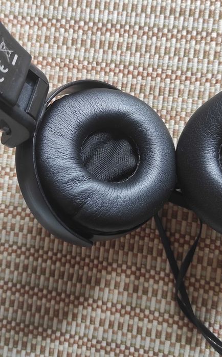 Авдіо-навушники дротові