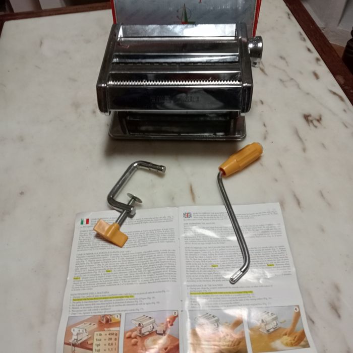 Maquina de fazer massa