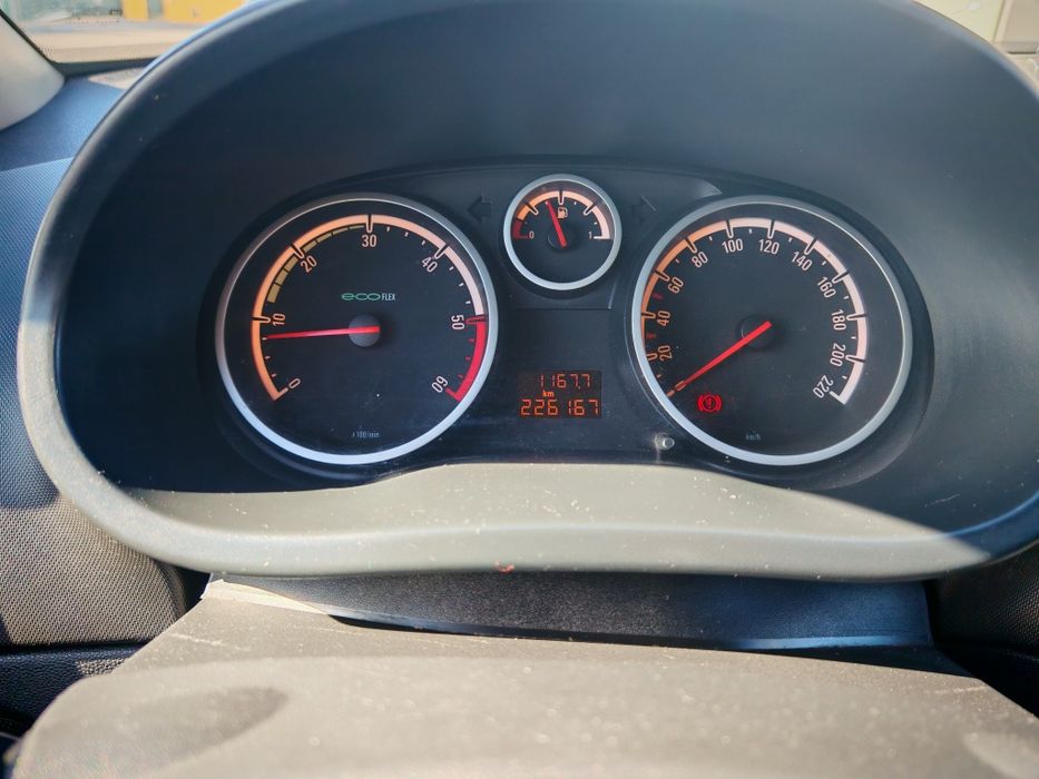 Opel corsa D 1.3 CDTI