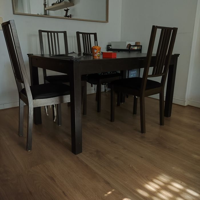 Mesa IKEA extensível + 4 cadeiras | 140 a 280 cm | Bom estado